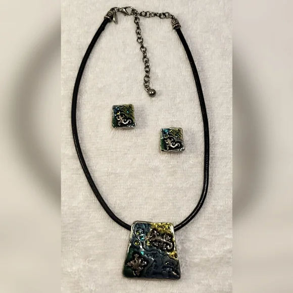 CHICO'S Silver Lizard and Frog Choker and Stud Earrings Set / Clip-on - Picture 3 of 6